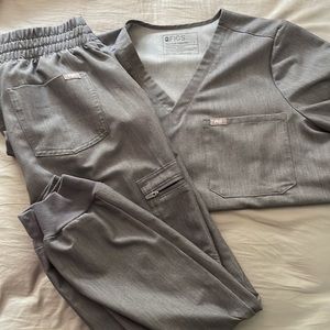 FIGS Large Catarina Top and Medium High Waisted Zamora Joggers